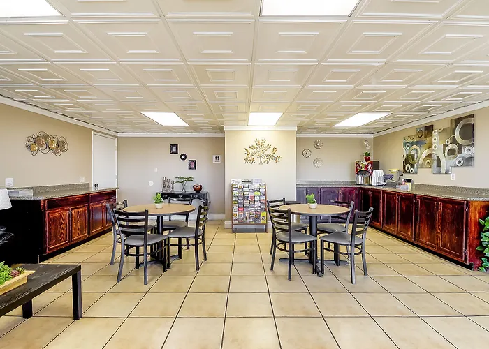 Hotel Mho Eloy Near I-10 2*