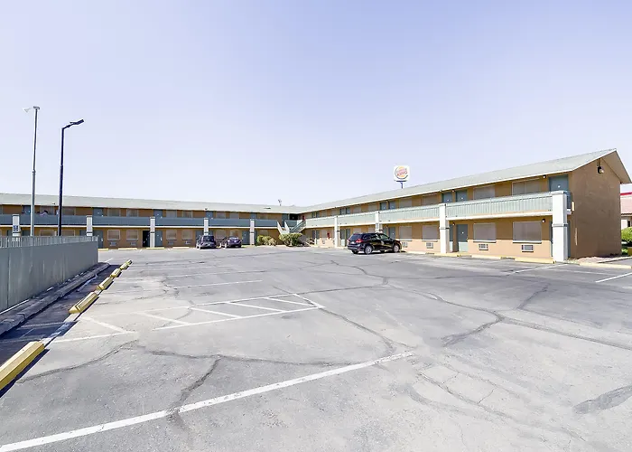 Mho Eloy Near I-10 Hotel