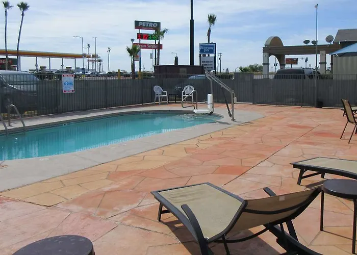 Mho Eloy Near I-10 Hotel